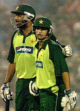 Inzamam-ul-Haq and Salman Butt power Pakistan towards victory over India © AFP